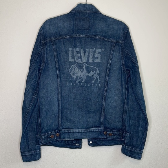Heavy denim Levi’s jean jacket with California buffalo on back - Picture 2 of 2
